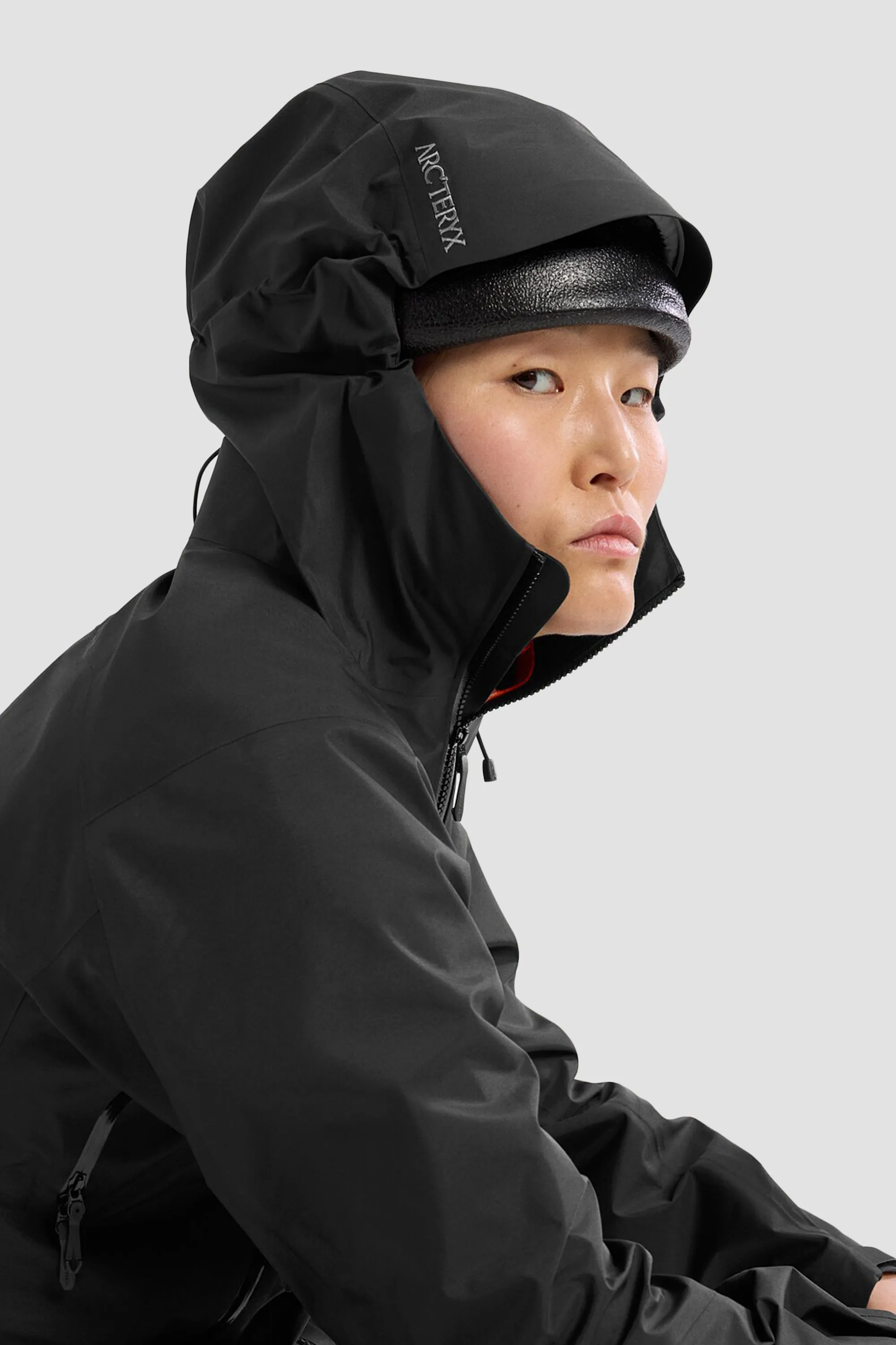 Arc'teryx Women's Beta SL Jacket in Black