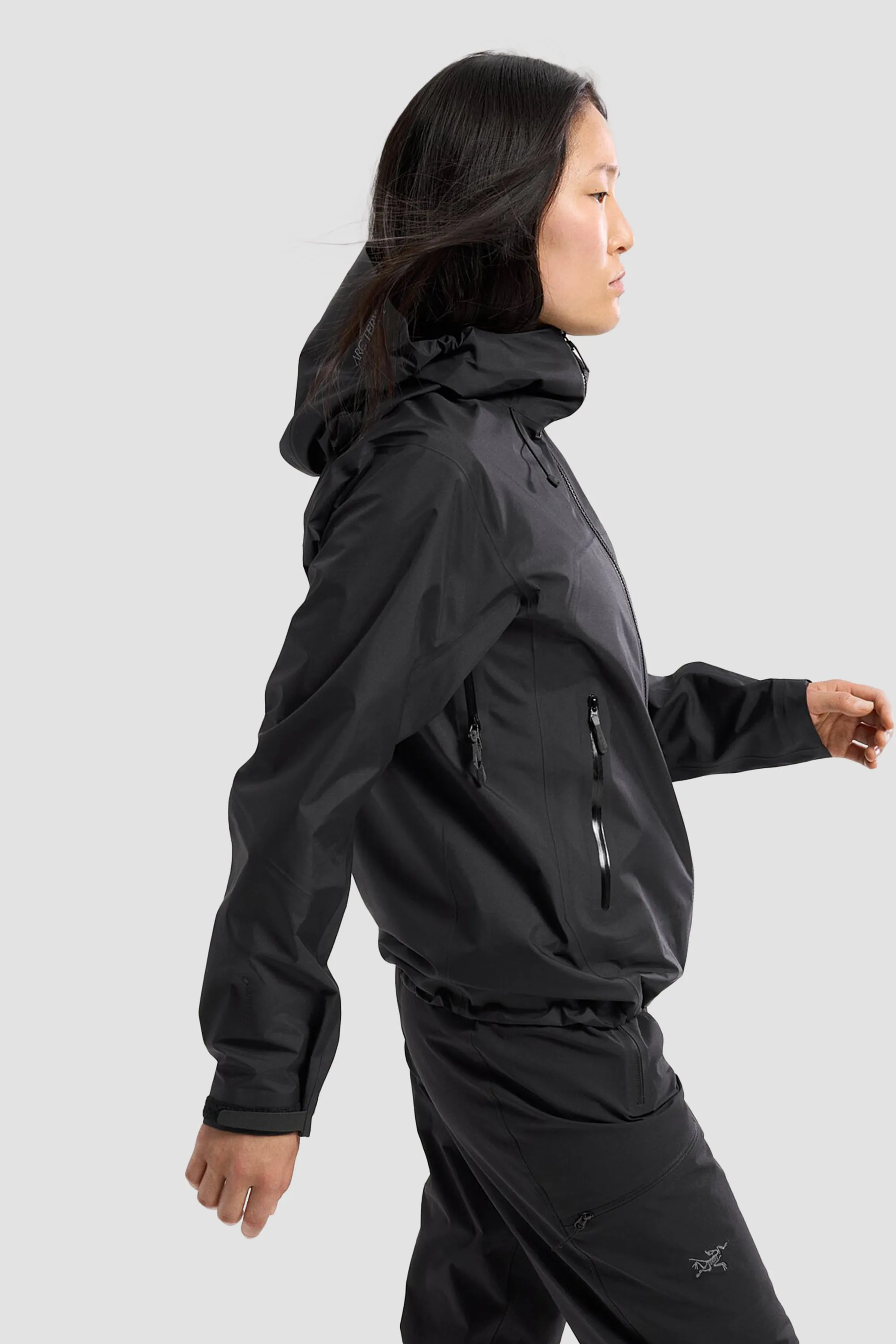 Arc'teryx Women's Beta SL Jacket in Black