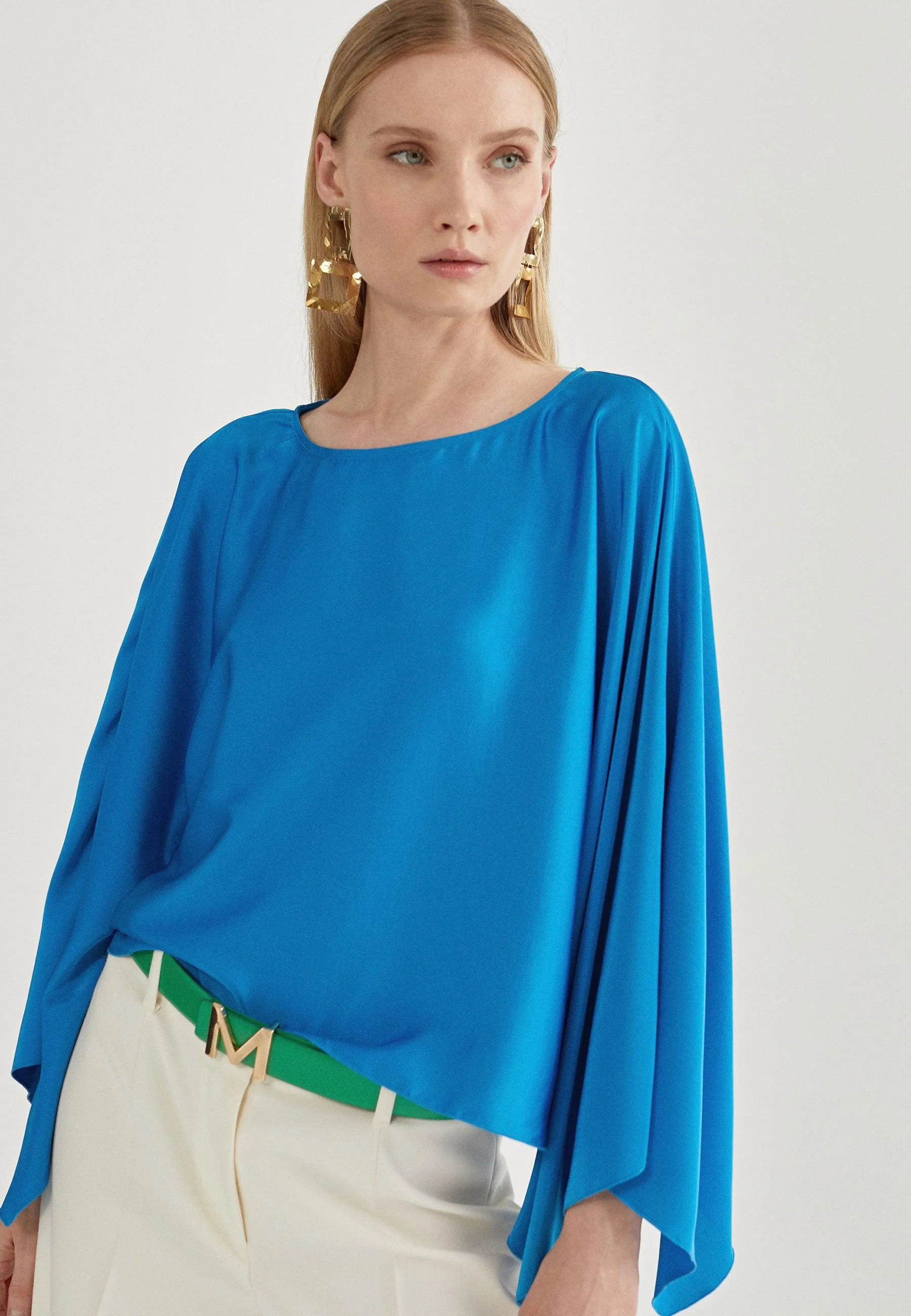 Blouse-style cape