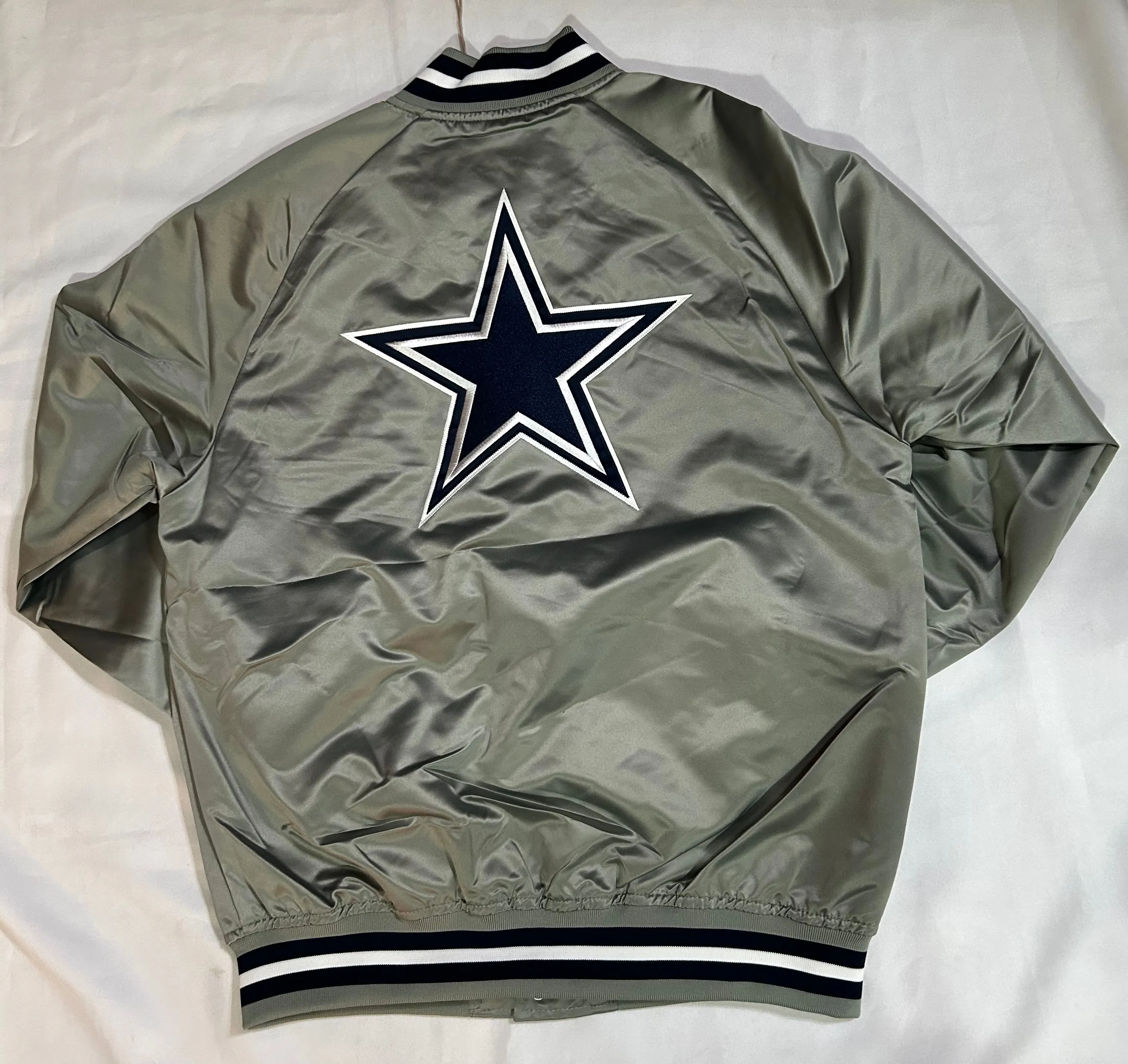 Dallas Cowboys NFL Mitchell & Ness Lightweight Men’s Satin Jacket Silver Color