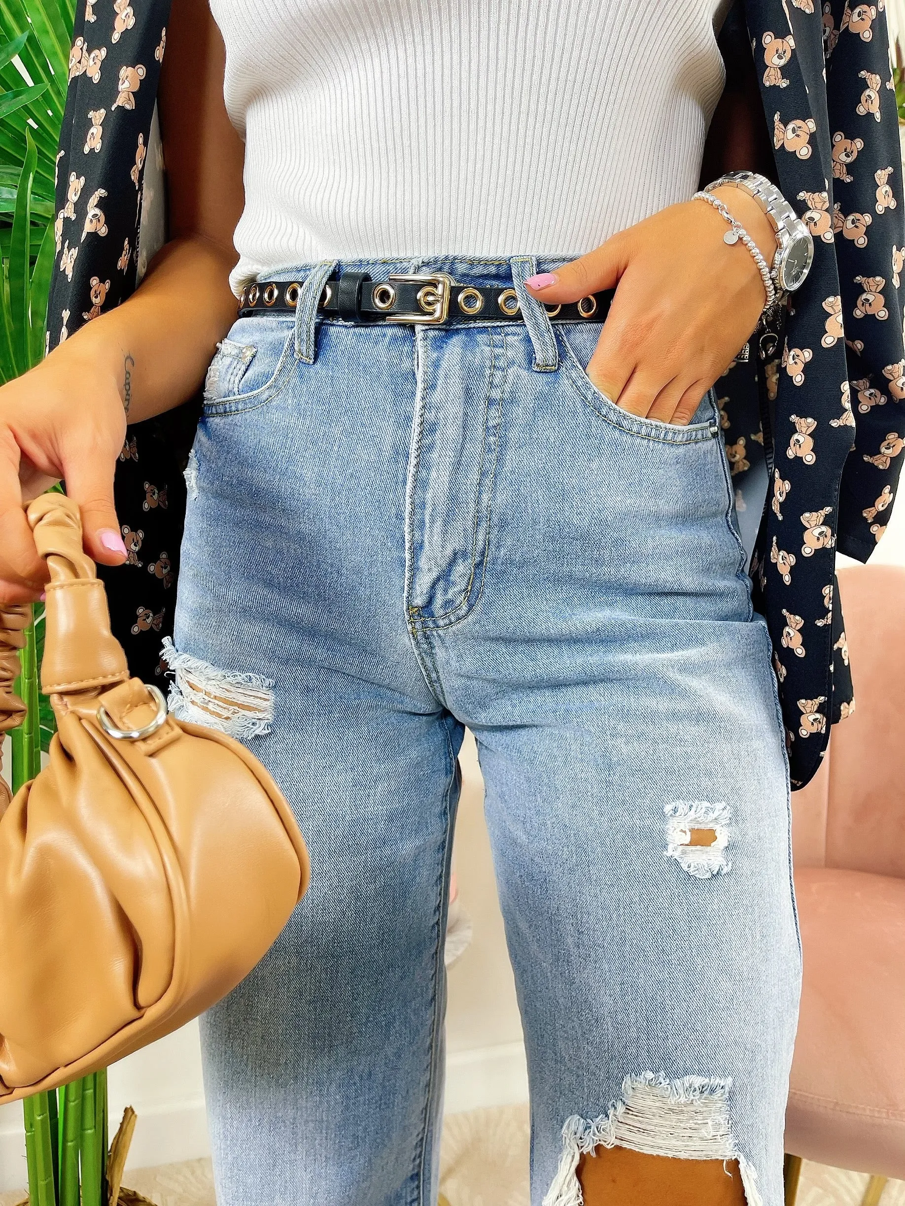 Jeans con maxi spacco e risvolto