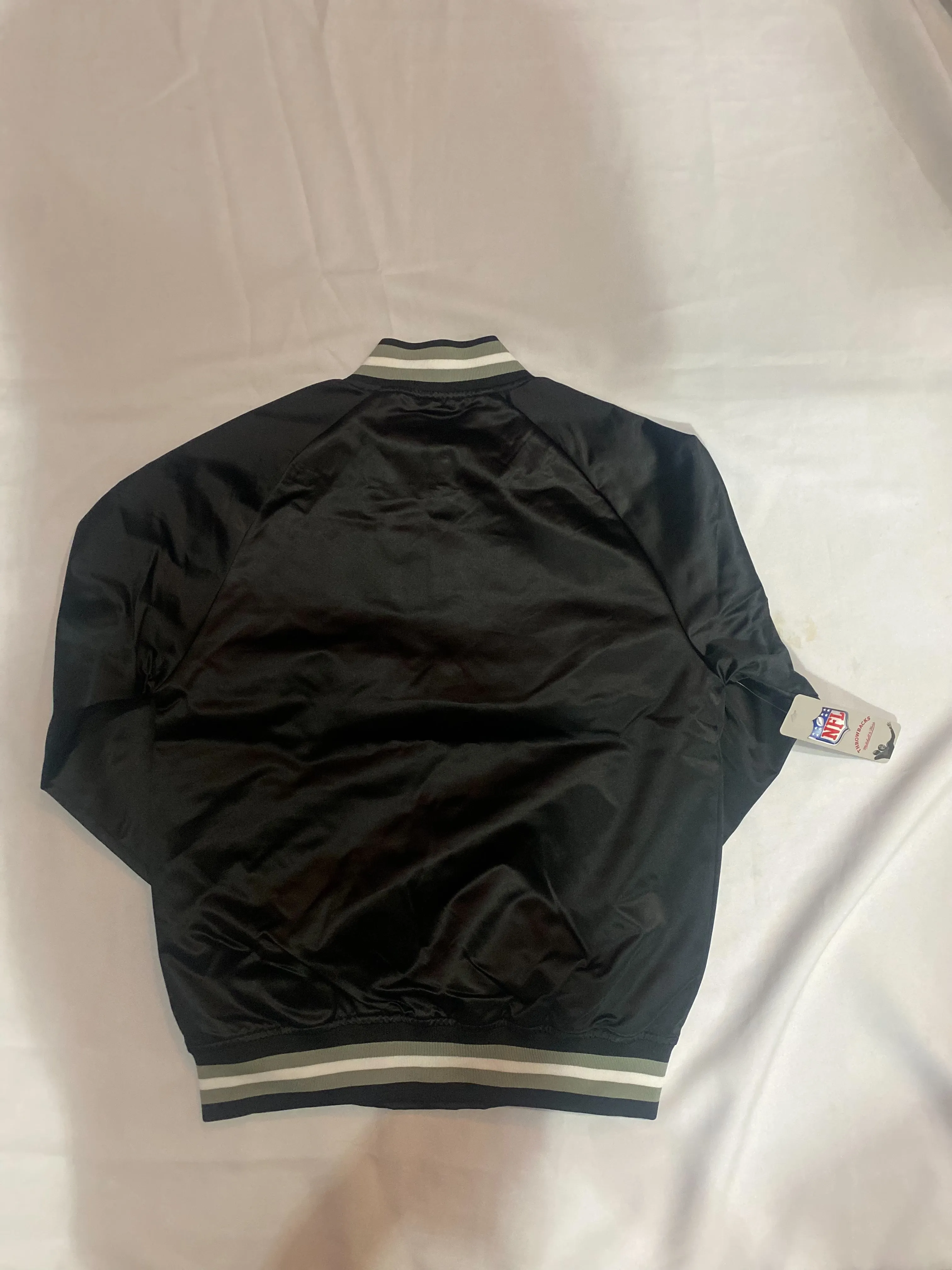 Las Vegas Raiders NFL Mitchell & Ness Lightweight Satin Men’s Throwback Jacket