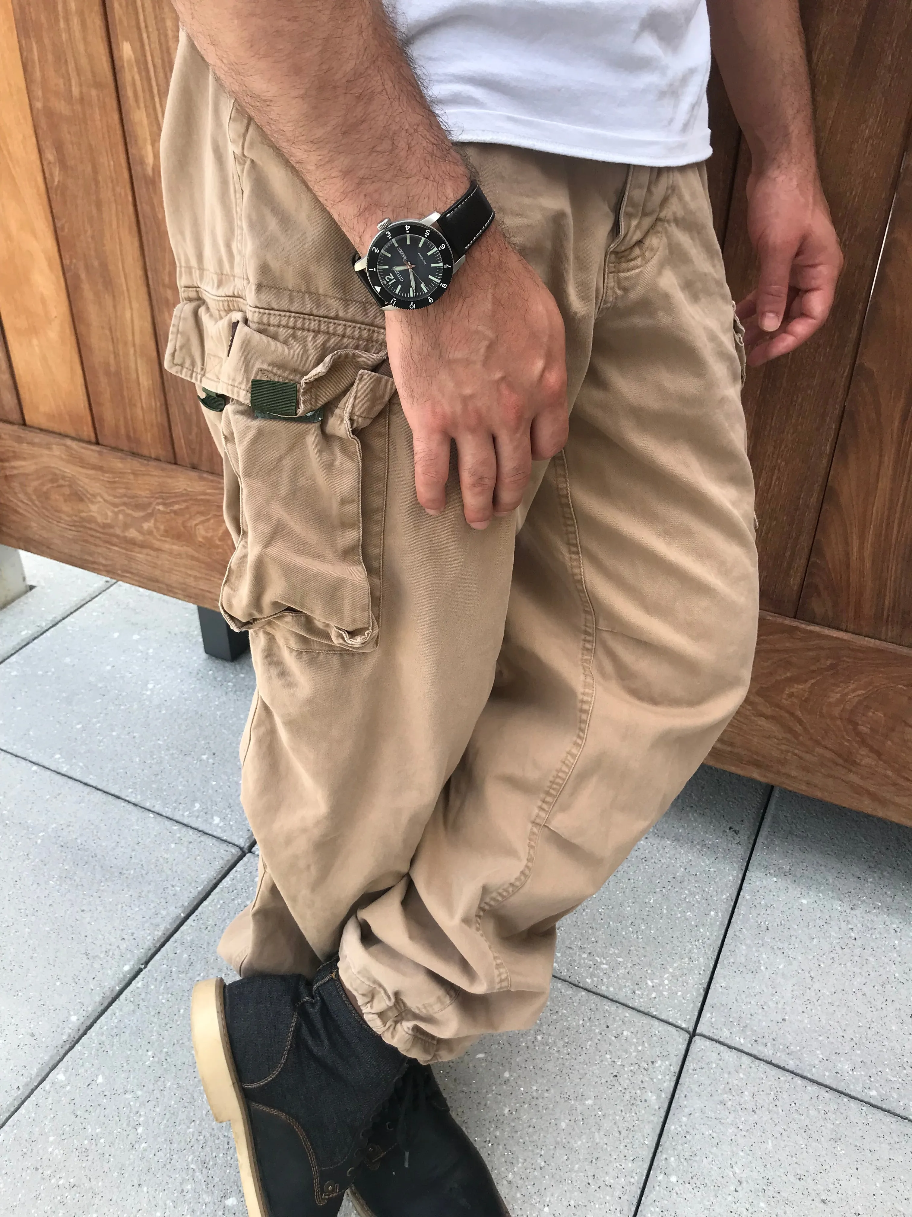 Vintage 1990s WWII Weathered Wear Cargo Pants (Size M)